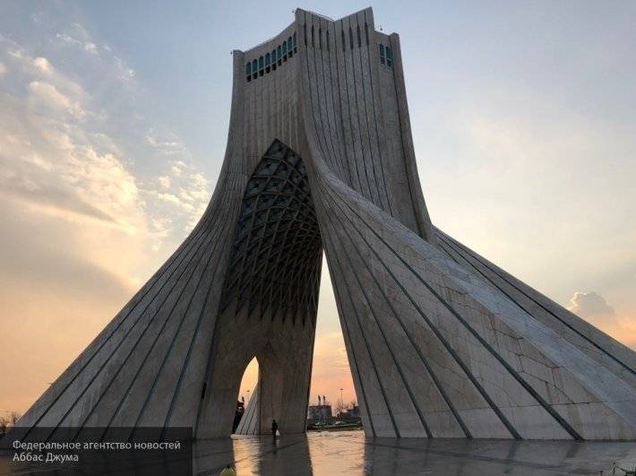Иран готов к переговорам с США только после снятия санкций