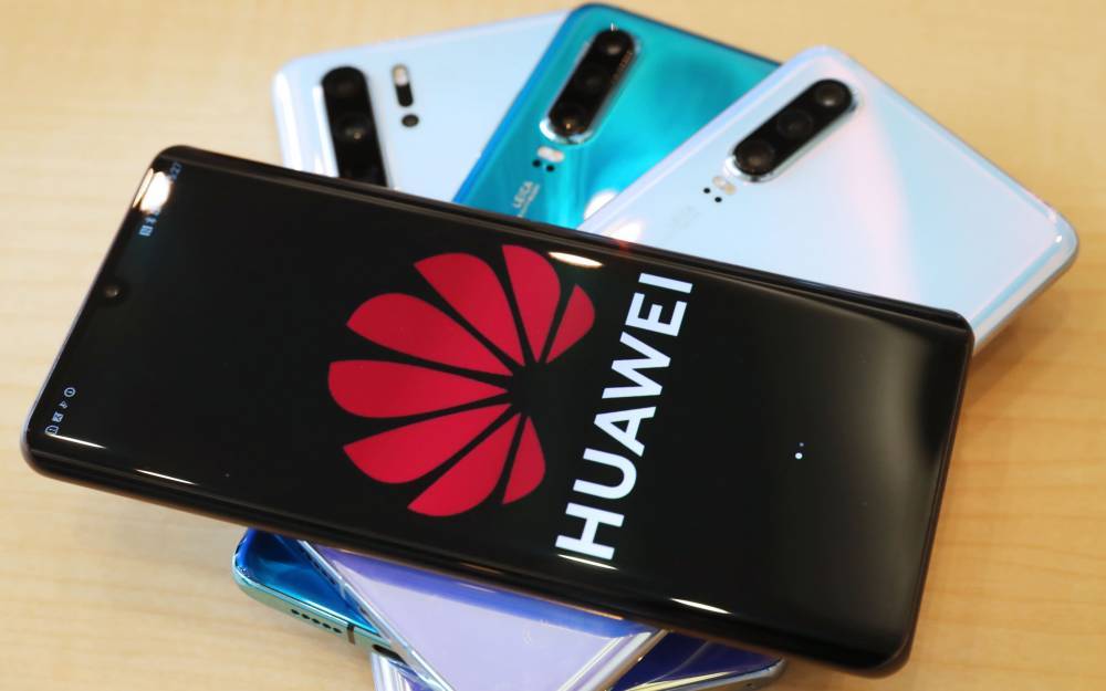 Huawei начала выпускать смартфоны без американских комплектующих