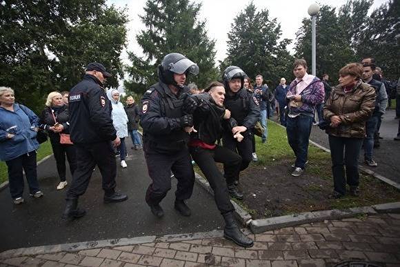 Свердловское ГУ МВД выплатит компенсацию мужчине, случайно задержанному на митинге