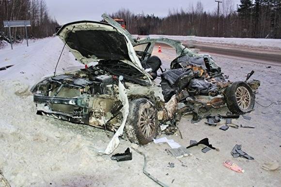 В аварии на трассе в Югре погибли три человека