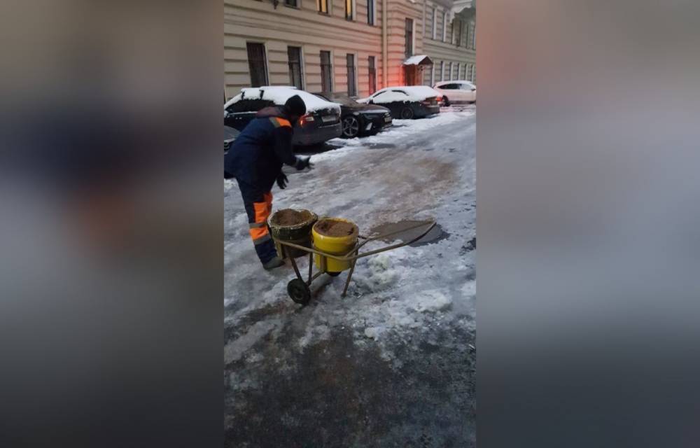 В центре Петербурга использовали более 11 тонн противогололедных средств с начала декабря