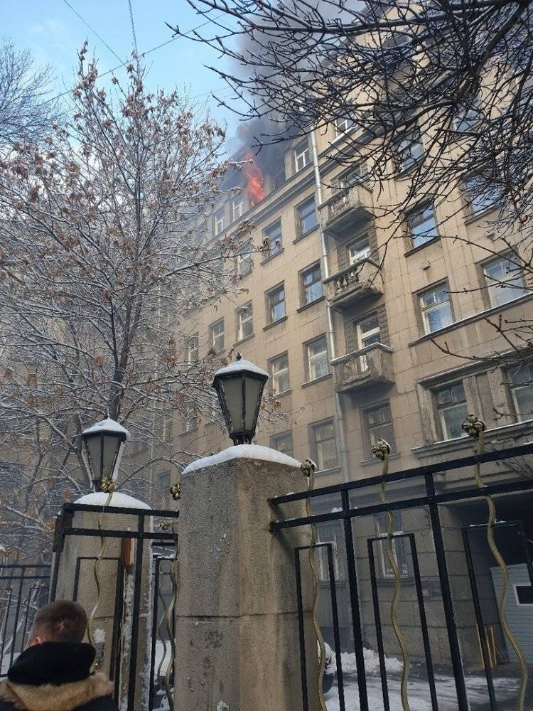 Около 10 человек пострадали при пожаре в колледже в Одессе
