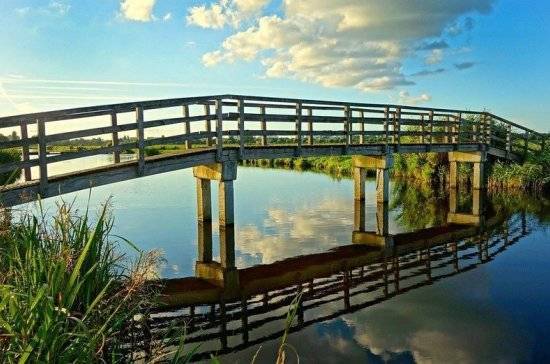 СМИ: в Иркутской области обвалился мост через реку Макаровка