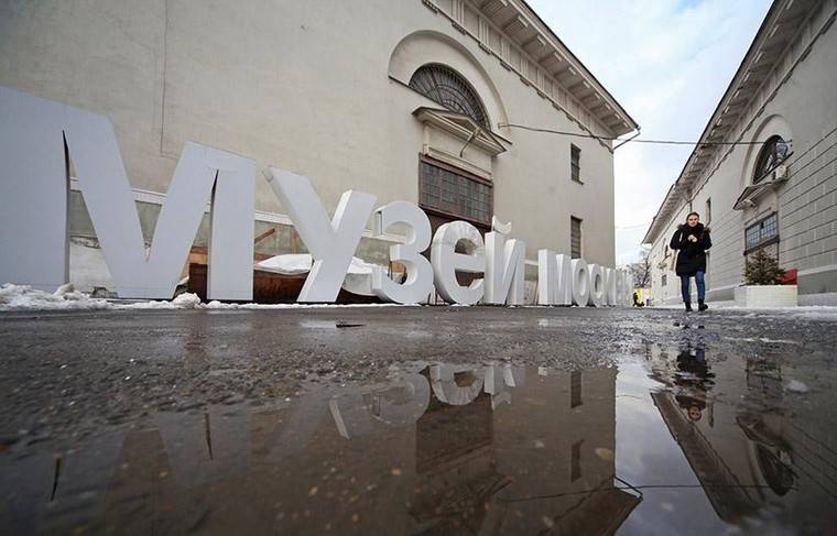 Учеников школы эвакуировали в музей Москвы из-за угрозы взрыва