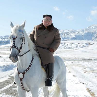 Ким Чен Ын осмотрел места боевой славы у подножия священной горы Пэктусан