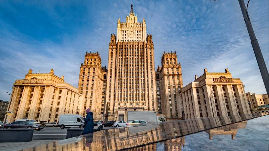 В МИД РФ высылку российских дипломатов из ФРГ назвали недружественным шагом