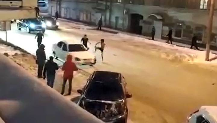 "Взбесившийся" автомобиль несколько минут кружил по пермской улице. Видео