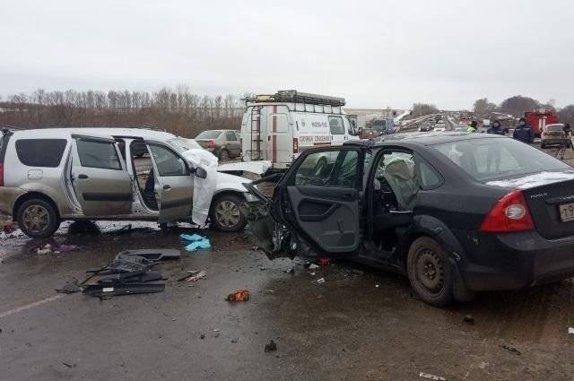 Водитель и пассажир LADA Largus погибли в ДТП под Тулой