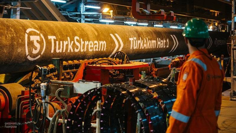 Укладка труб "Турецкого потока" по территории Сербии скоро завершится, заявил Путин