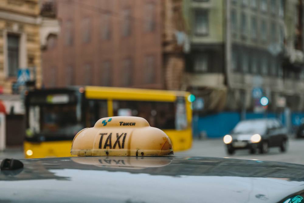 Рост количества ДТП с участием такси связан с деятельностью нелегальных сервисов