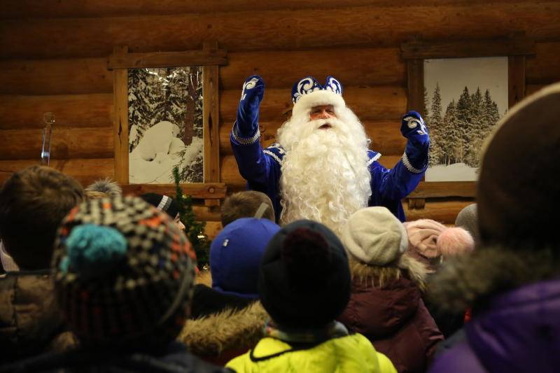 Психолог рассказала, как не превратить визит Деда Мороза в стресс для ребенка