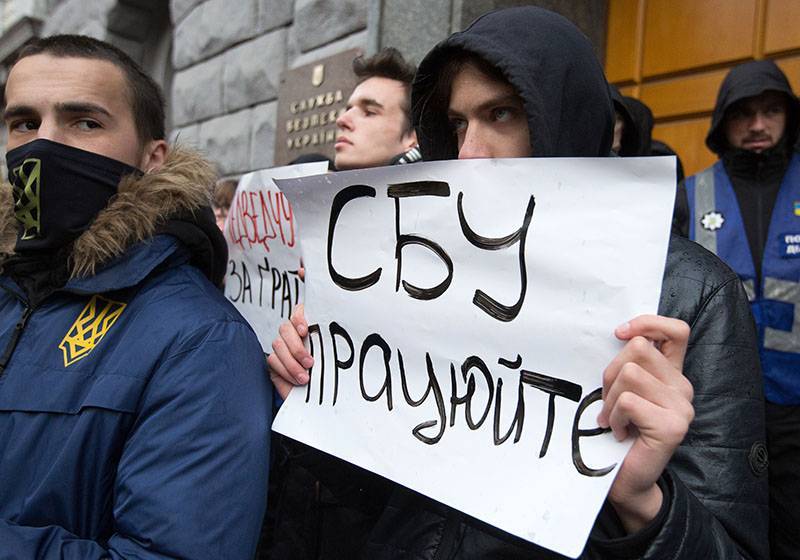Политическая расправа: украинская оппозиция заявила о рейдах СБУ