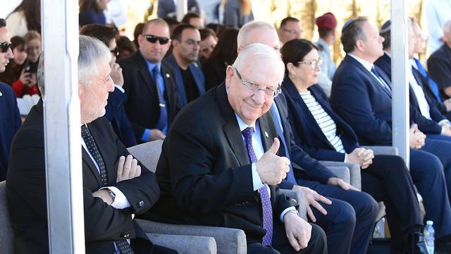Президент Ривлин объяснил у могилы Бен-Гуриона, как выйти из политического кризиса