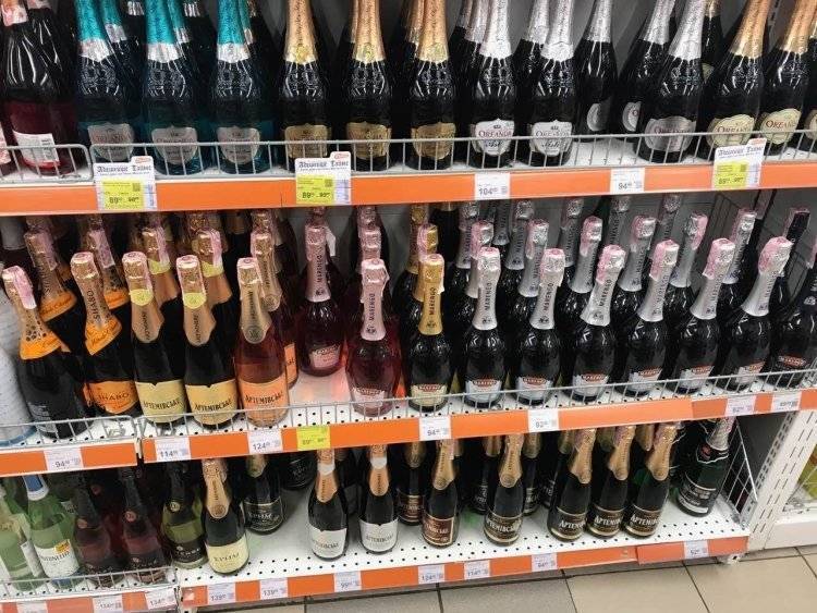 Эксперты прогнозируют снижение цен на шампанское к Новому году