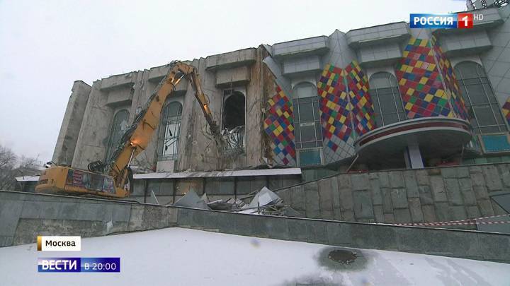 Монтаж здания: киноцентр "Соловей" стал достоянием истории