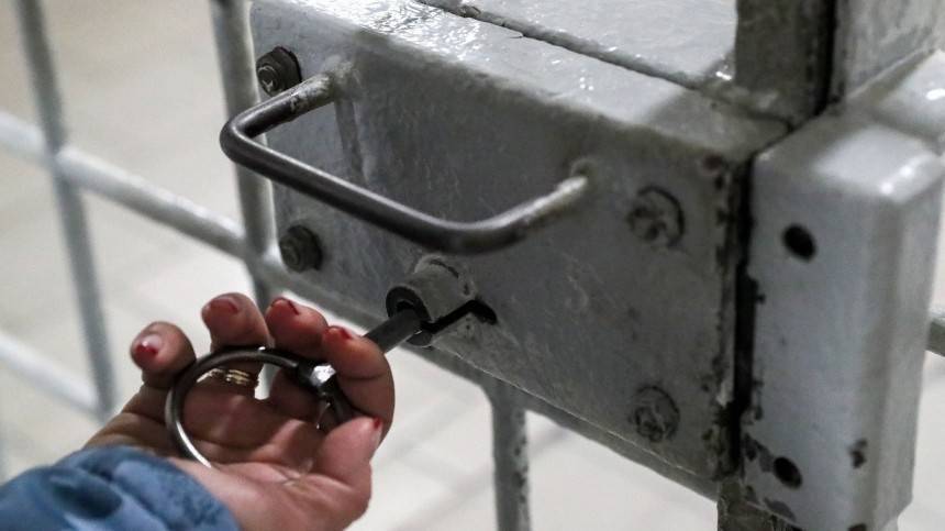 ФСИН настаивает на отключении сотовой связи для осужденных
