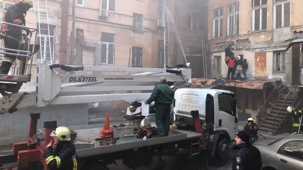 При пожаре в колледже Одессы 13 человек пропали без вести