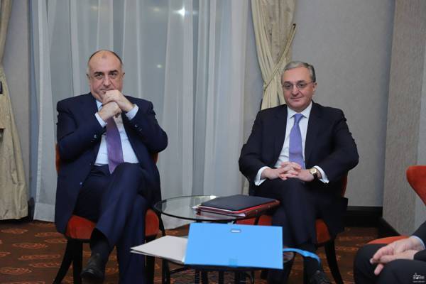 Армения и Азербайджан не отошли в Братиславе от «дипломатической традиции»