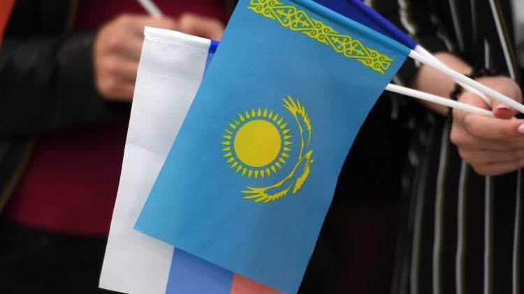 Казахстан обсудит с Украиной "аннексию Крыма"