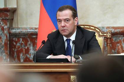 Началось итоговое интервью Дмитрия Медведева