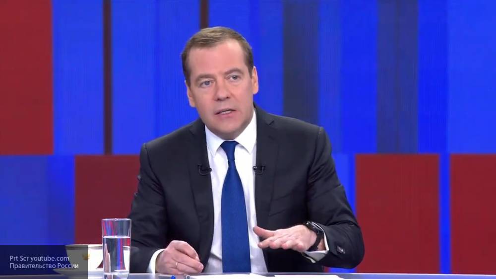 Медведев назвал стабильным состояние российской экономики и соцсферы