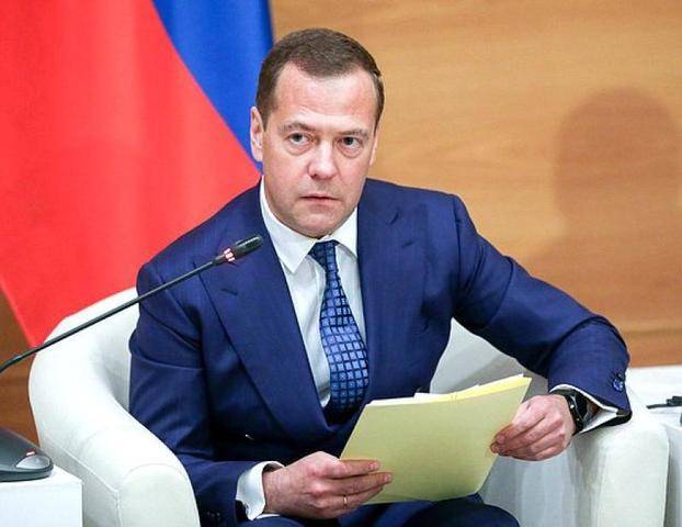 Медведев о снижении ставок по ипотеке: цифры не могут не радовать