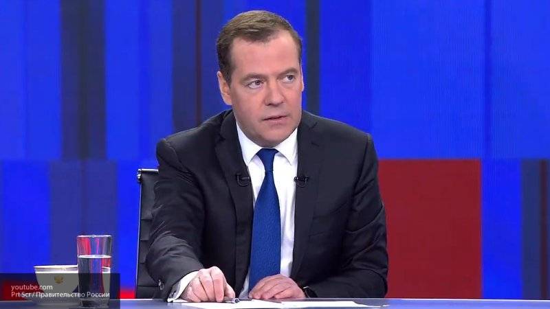 Медведев ответил Ивлеевой о вероятности закрытия YouTube из-за закона о надежном интернете