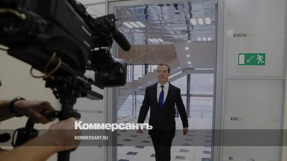 Медведев пообещал рост располагаемых доходов россиян к концу года на 0,2–0,3%