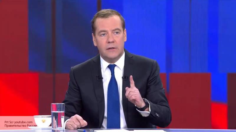 Благосостояние россиян является важнейшим вопросом властей РФ – Медведев