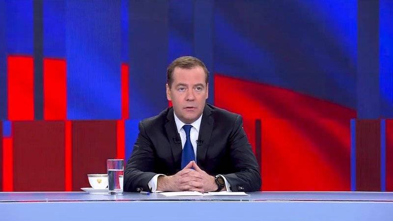 Медведев назвал причины, по которым деловой климат в России неидеален