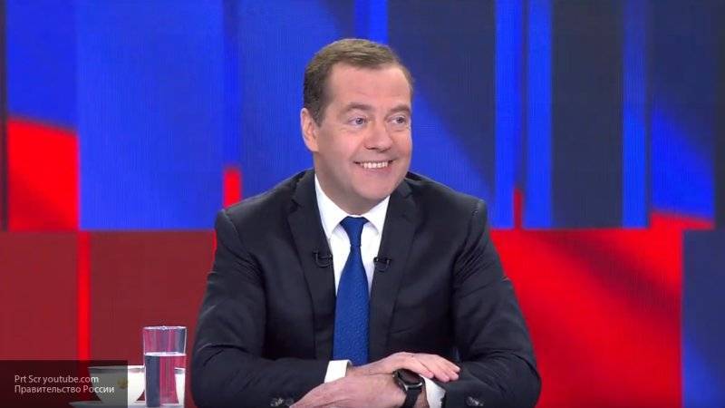 Медведев поделился мнением о том, как будут развиваться отношения РФ с ЕС и США