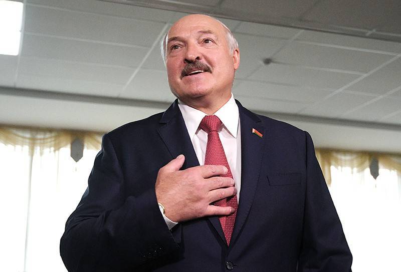 Лукашенко назвал свою страну "костью в горле"