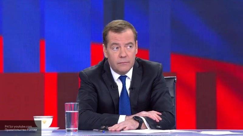 Медведев рассказал о причинах увольнения главы РЭО