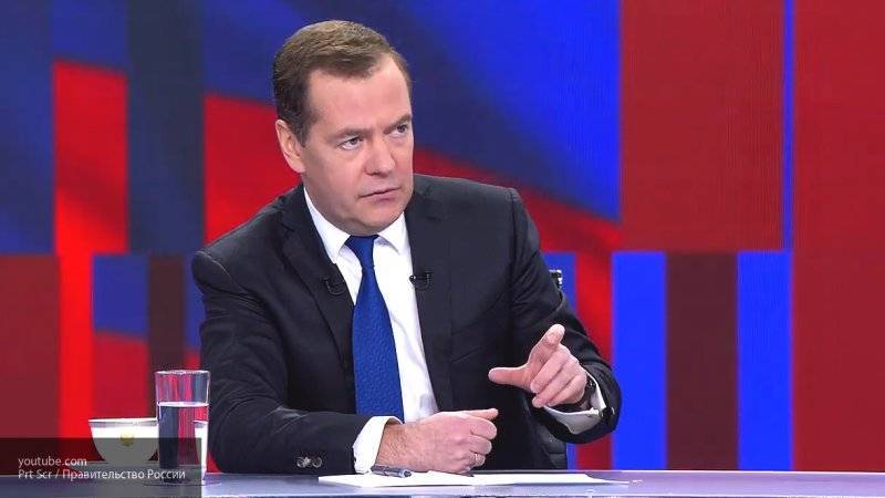 Медведев рассказал, какие отношения связывают сотрудников кабмина