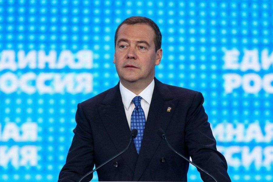 Медведев оценил рост реальных доходов россиян