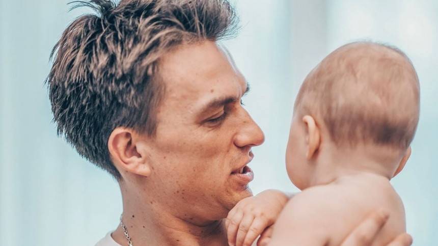 «Плачу от счастья»: Топалов трогательно поздравил сына с первым днем рождения