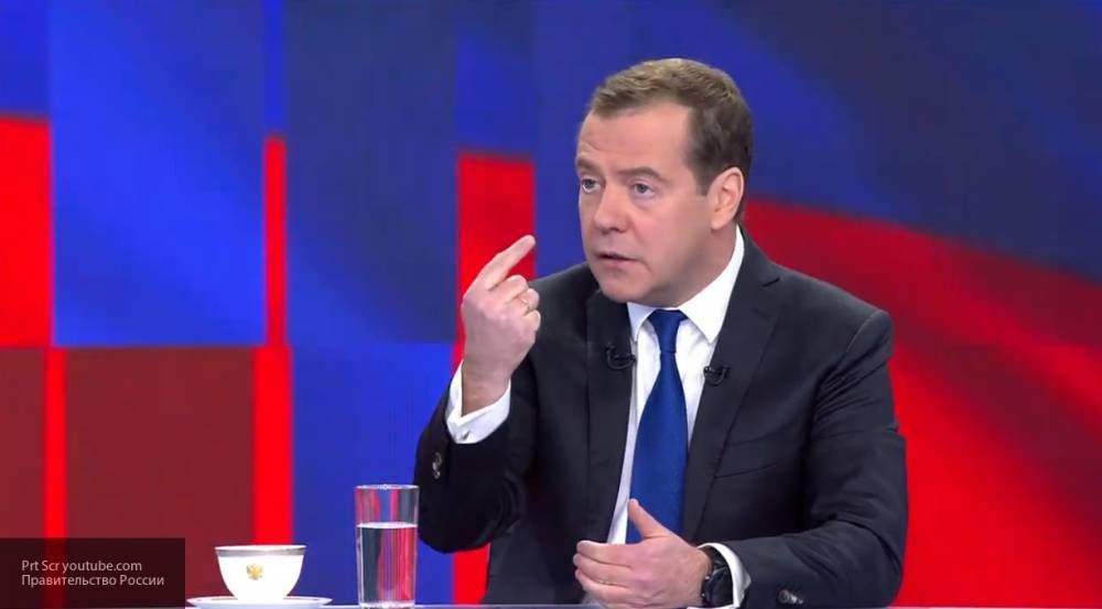 Медведев прокомментировал законопроект о домашнем насилии
