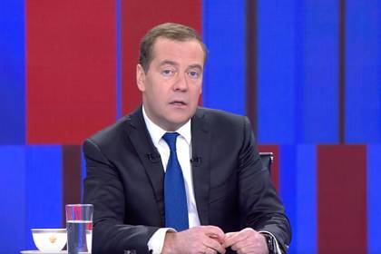 Медведев объяснил отставку куратора мусорной реформы