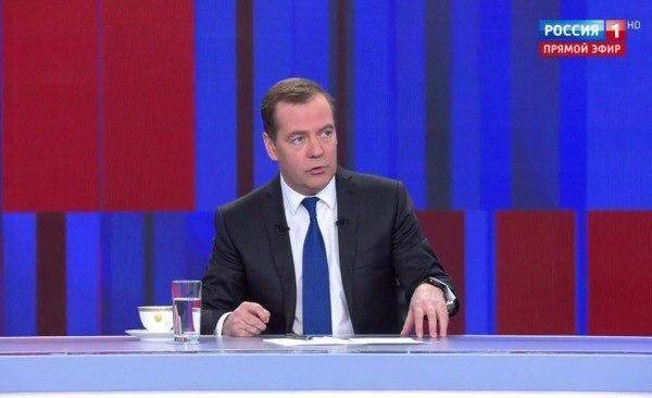 Медведев назвал нормальной ситуацию в экономике и соцсфере России по итогам года