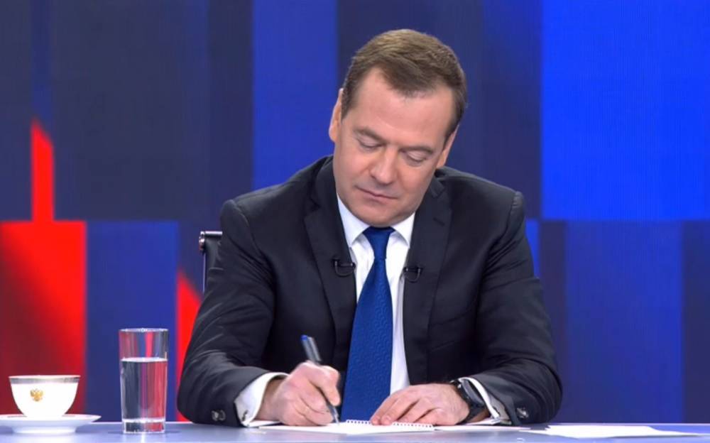 Медведев назвал самое тяжелое решение, которое приходилось принимать Путину