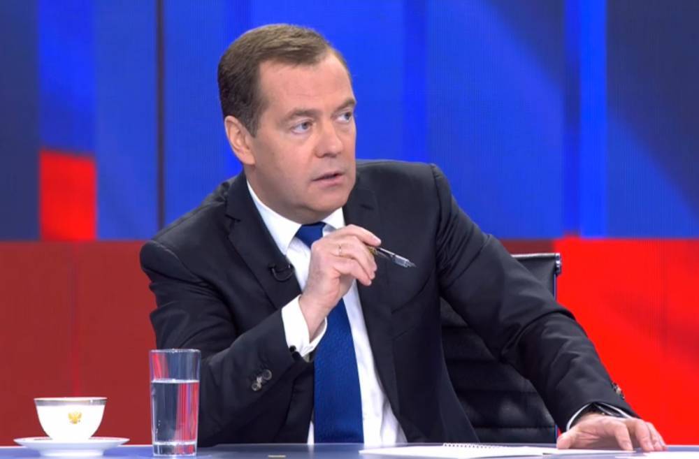 «Буду слушать президента»: Медведев рассказал, как встретит Новый год
