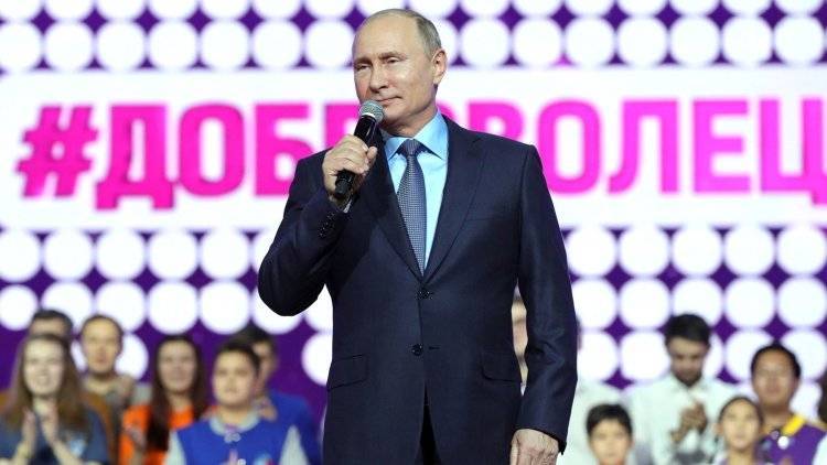Путин в два раза увеличил размер гранта на поддержку конкурса «Доброволец России»