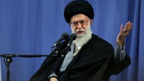 Аятолла Хаменеи одобрил: жертв протестов в Иране признают «мучениками»