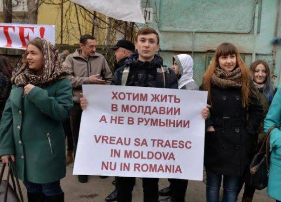 Граждане Молдавии хотят вернуть себе родной язык и историю