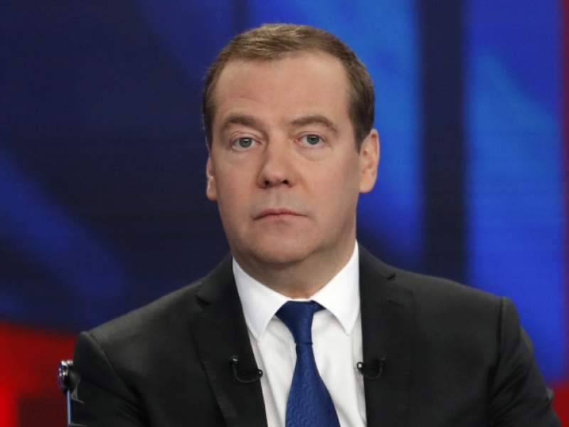 Медведев на пресс-конференции ответил Батрутдинову шуткой про Харламова