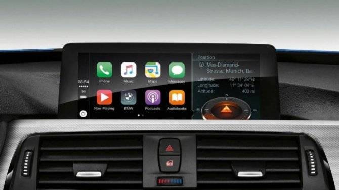 BMW отменяет платную подписку на Apple CarPlay