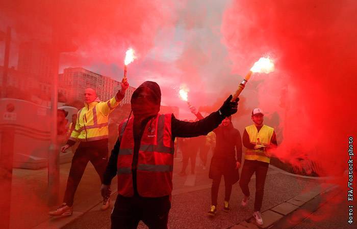 В городах Франции произошли столкновения демонстрантов с полицией