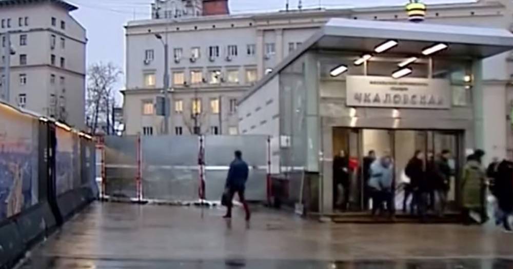Москвичей озадачил ремонт у станции метро