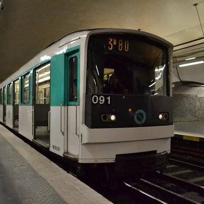 Десять линий метро в Париже останутся закрытыми в пятницу из-за забастовки