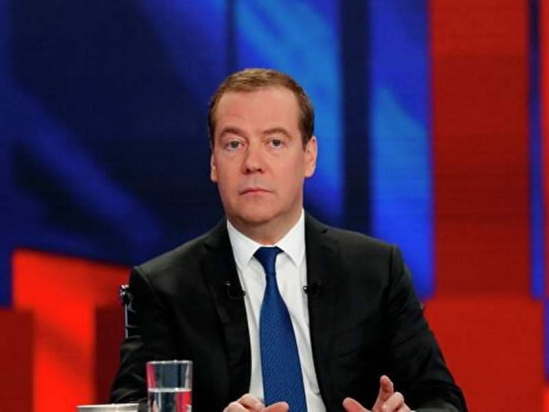 Медведев прокомментировал решение о повышении пенсионного возраста